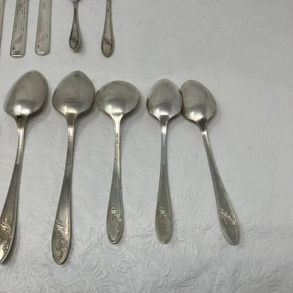 Tudor Plate Oneida Community QUEEN BESS II Mixed Lot of 13 Knife Spoon Fork